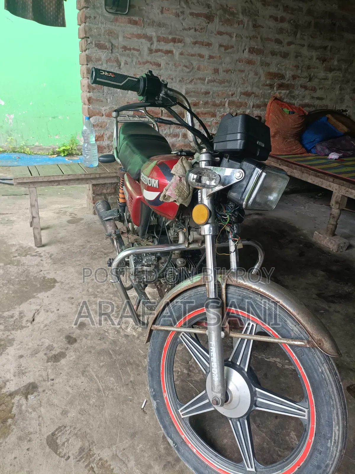 মোটরসাইকেল ২০১২ রেড