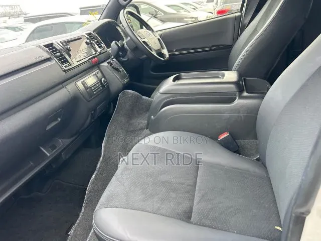 Toyota HiAce 2020 White