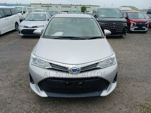 Toyota Axio 2021 Silver