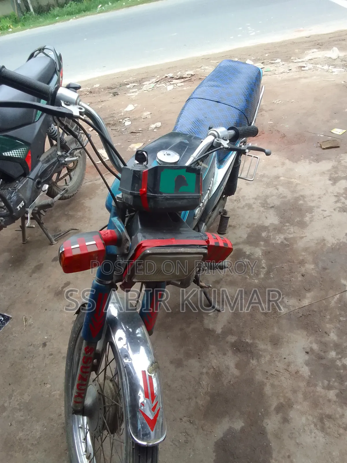 সুজুকি এএক্স৪ ২০১২ নীল