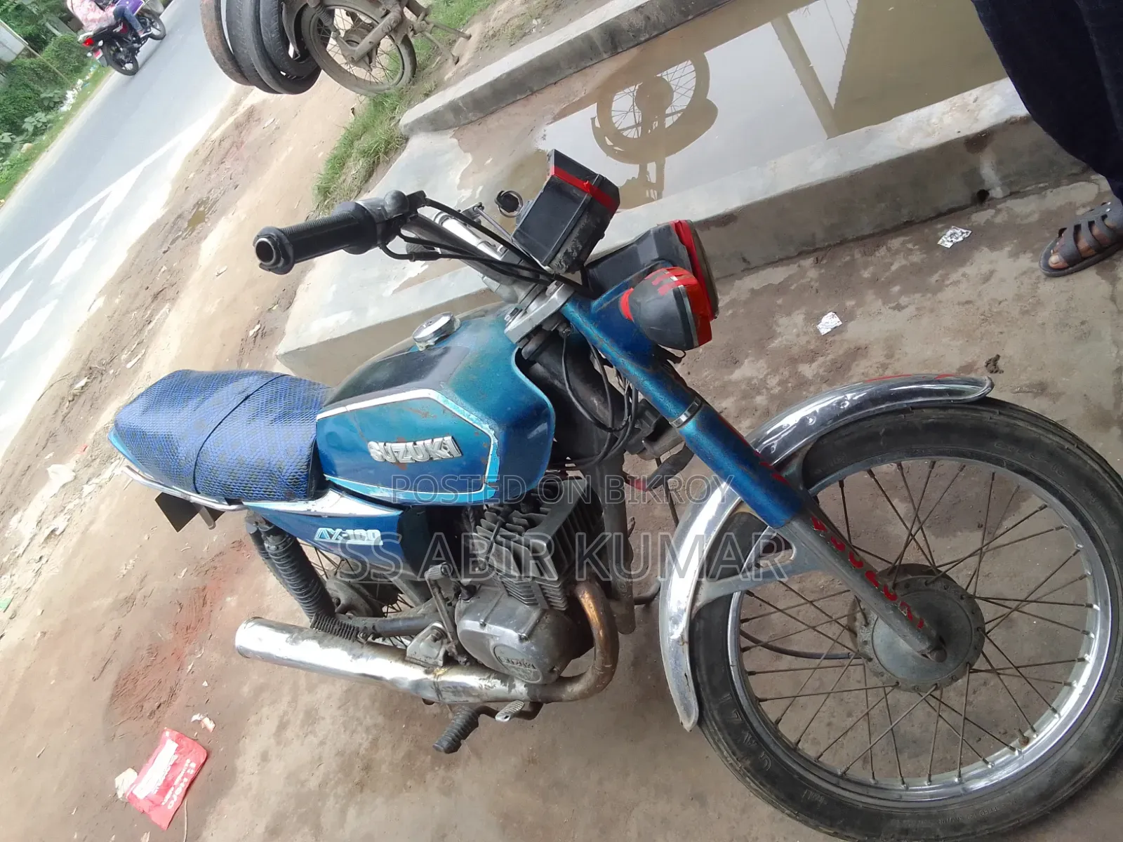 সুজুকি এএক্স৪ ২০১২ নীল