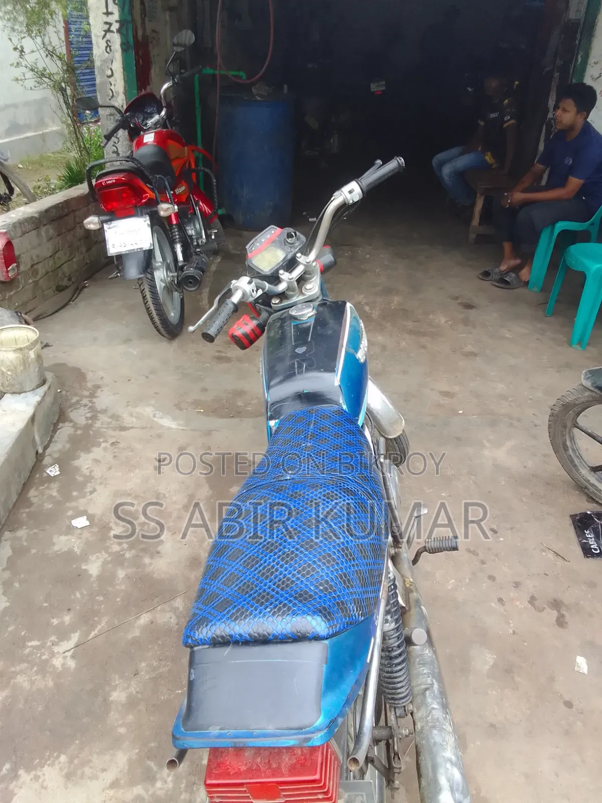 সুজুকি এএক্স৪ ২০১২ নীল