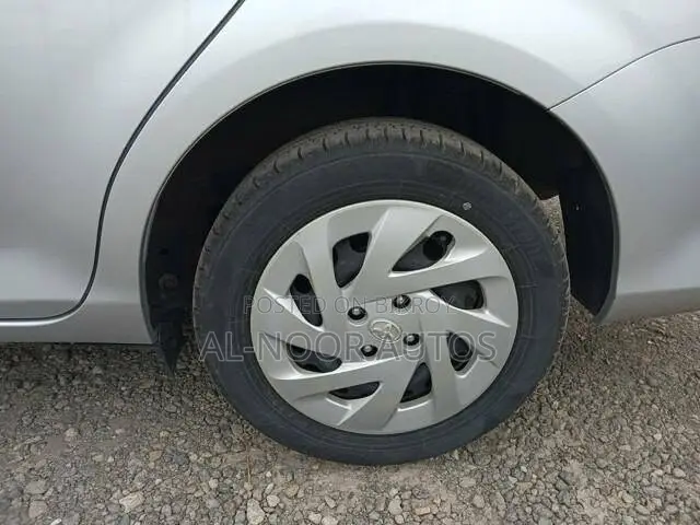 Toyota Axio 2021 Silver