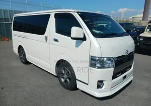 Toyota HiAce 2021
