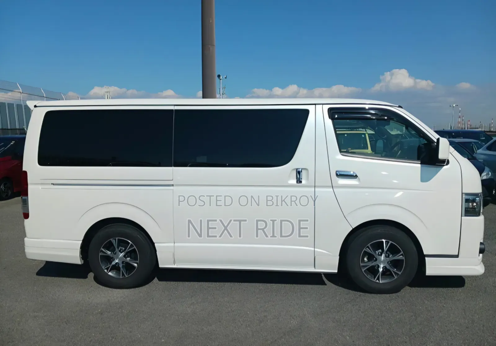Toyota HiAce 2021