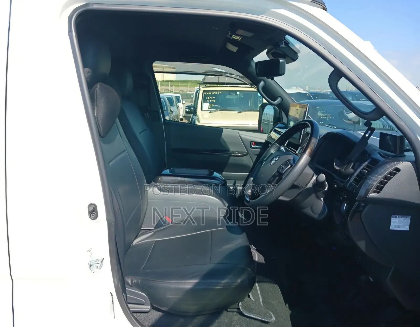 Toyota HiAce 2021