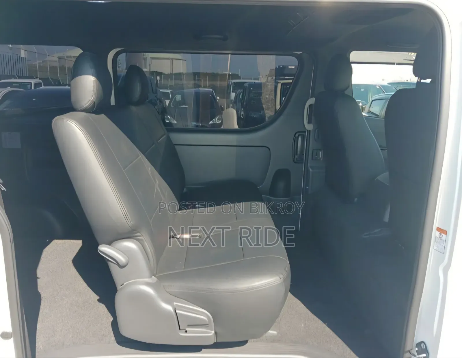 Toyota HiAce 2021