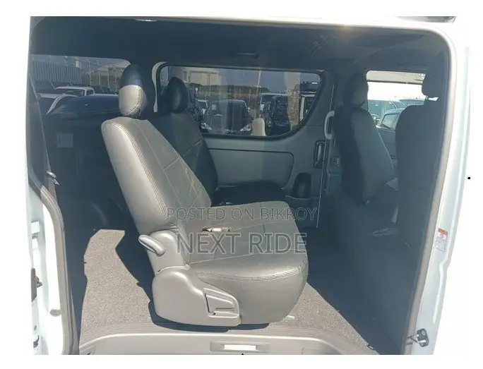 Toyota HiAce 2021
