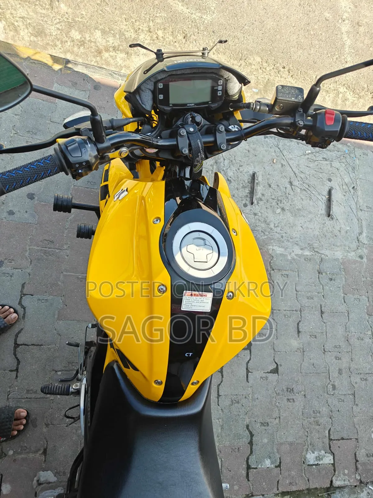 Suzuki Gixxer 2024 Yellow