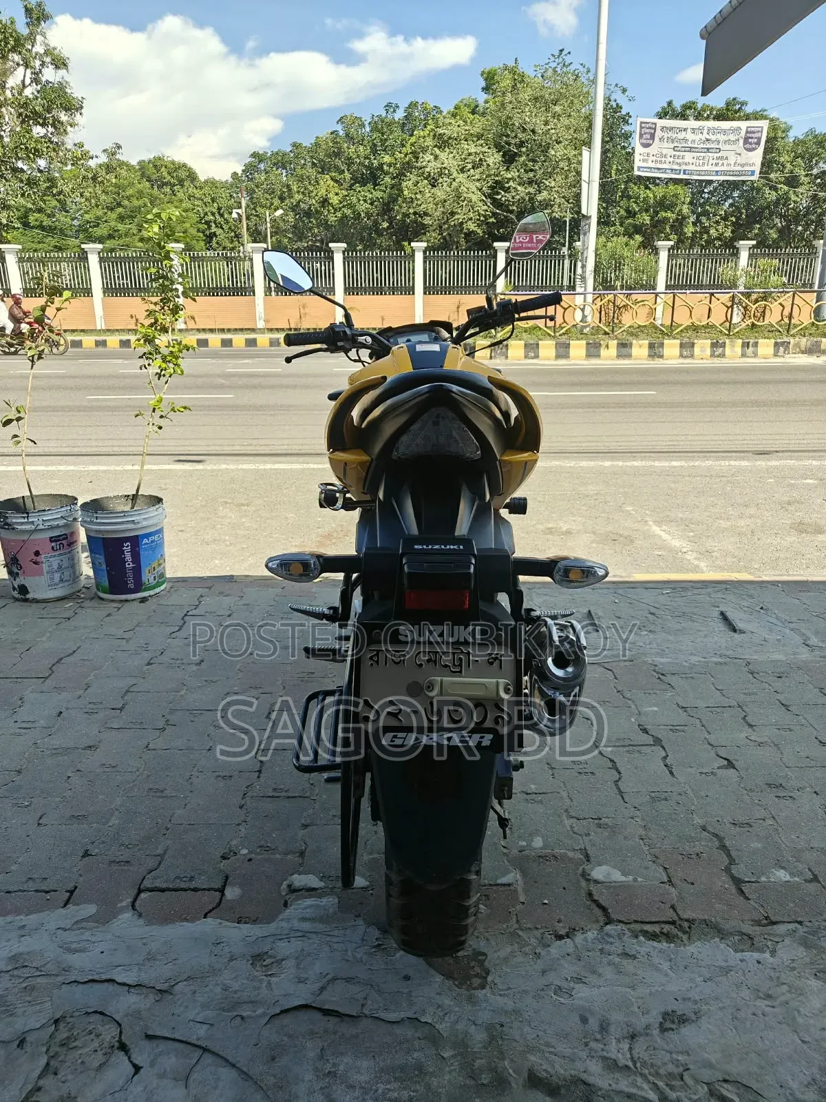 Suzuki Gixxer 2024 Yellow
