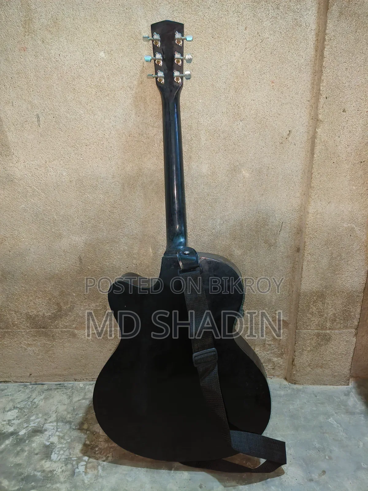 Signature Gogos Black Original Guitar.