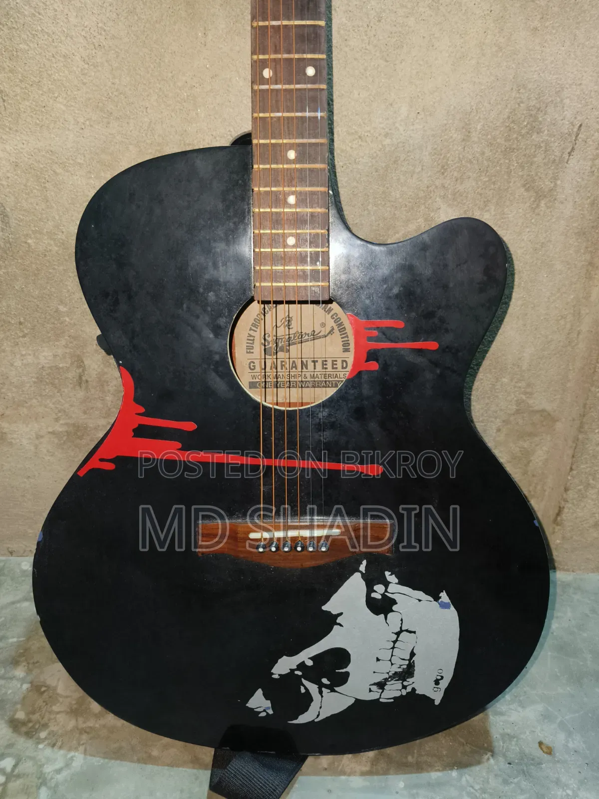 Signature Gogos Black Original Guitar.