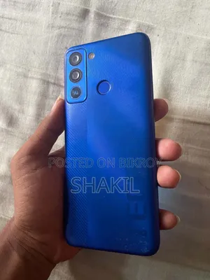 টেকনো ৩২ জিবি নীল