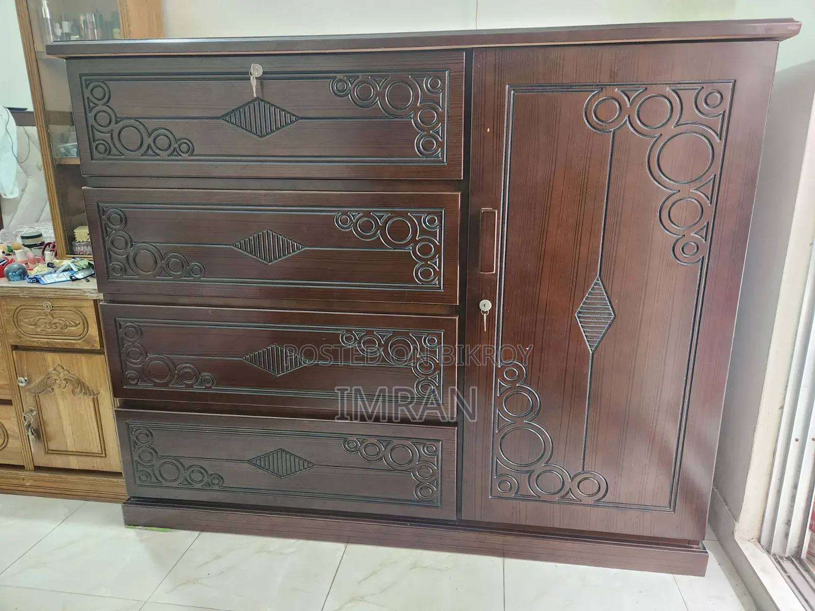Fresh Condition Wardrobe