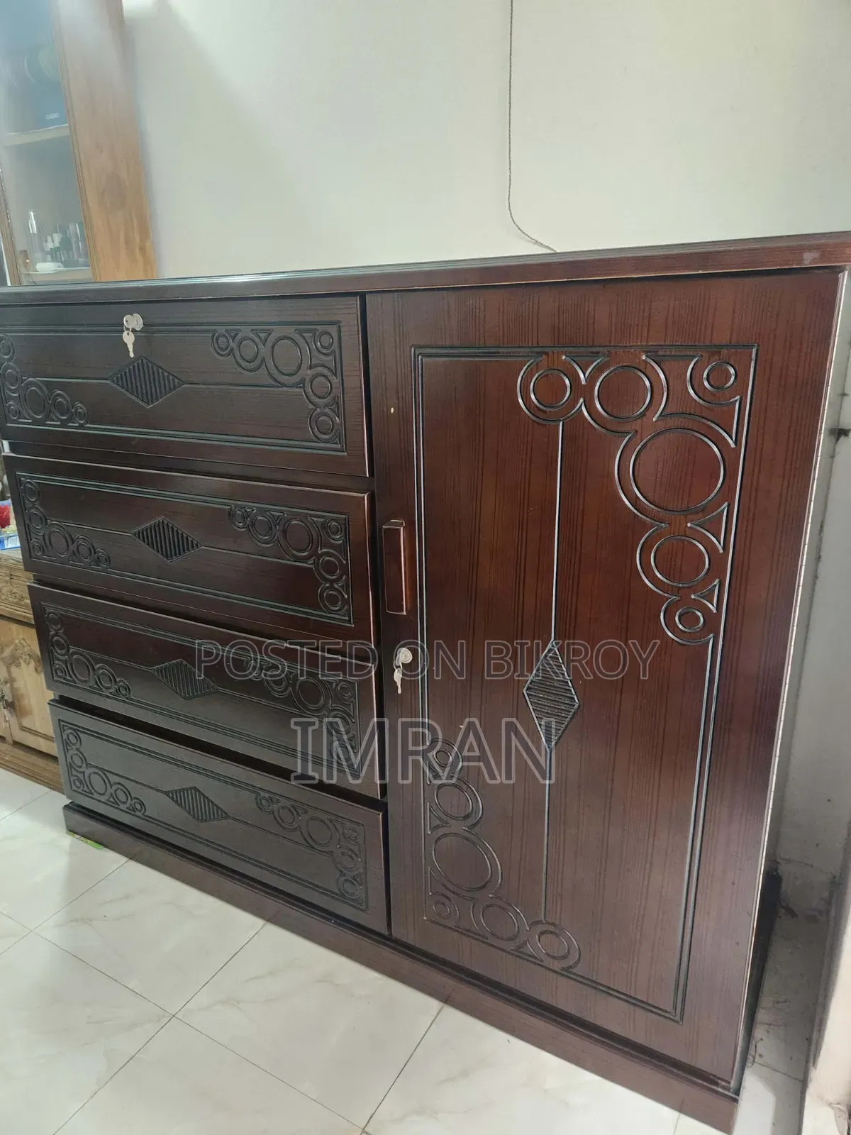Fresh Condition Wardrobe