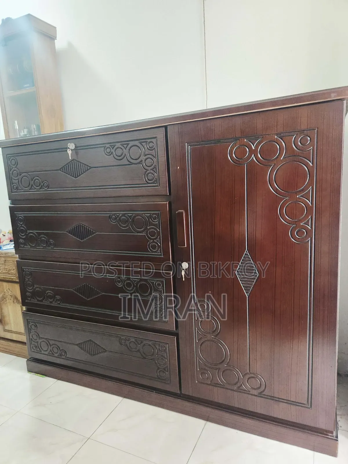 Fresh Condition Wardrobe