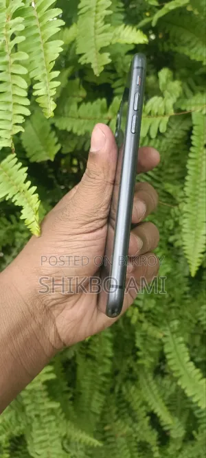 অ্যাপল আইফোন ১১ ১২৮ জিবি ব্ল্যাক
