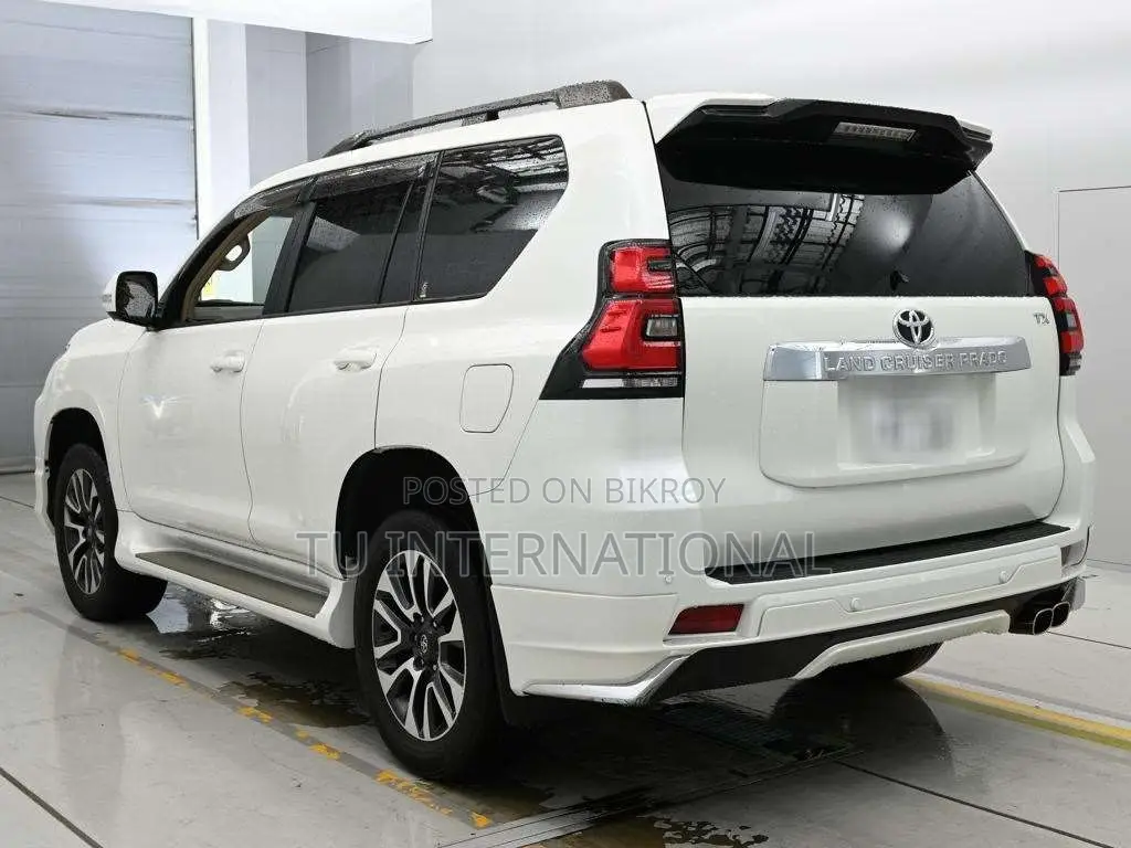 Toyota Land Cruiser Prado 2022 Pearl
