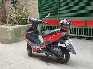 বিটল বোল্ট করবেট ২০১৭ লাল