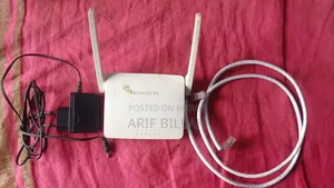 দুটি এন্টেনা রাউটার।