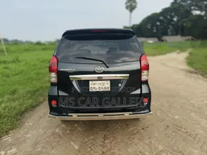 টয়োটা আভানজা ২০১৪ গ্রে