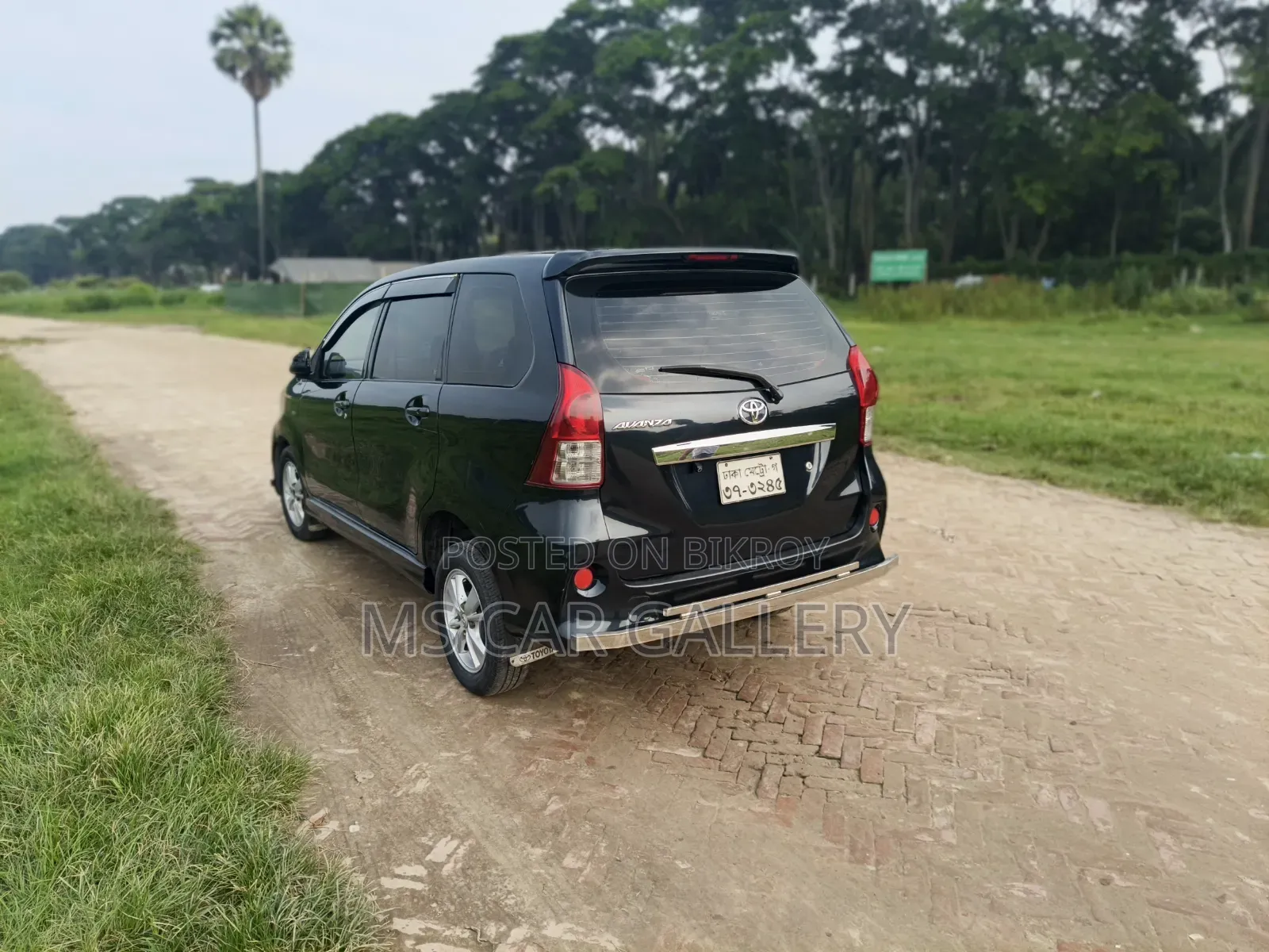 টয়োটা আভানজা ২০১৪ গ্রে