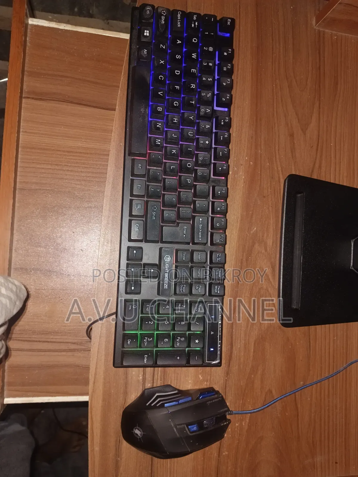গেমিং RGB কিবোর্ড এবং মাউস৷