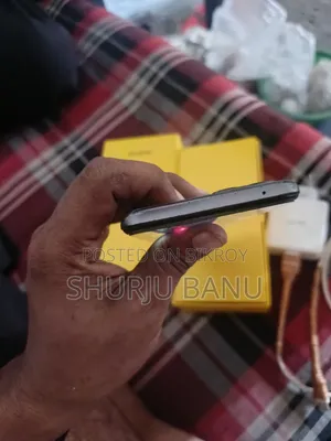 রিয়েলমি ৮ ৫জি ১২৮ জিবি কালো