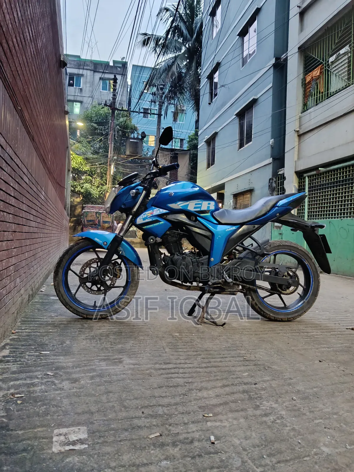 সুজুকি জিক্সার ২০১৮ ব্লু