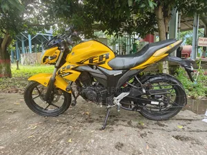 Suzuki Gixxer 2023 Yellow