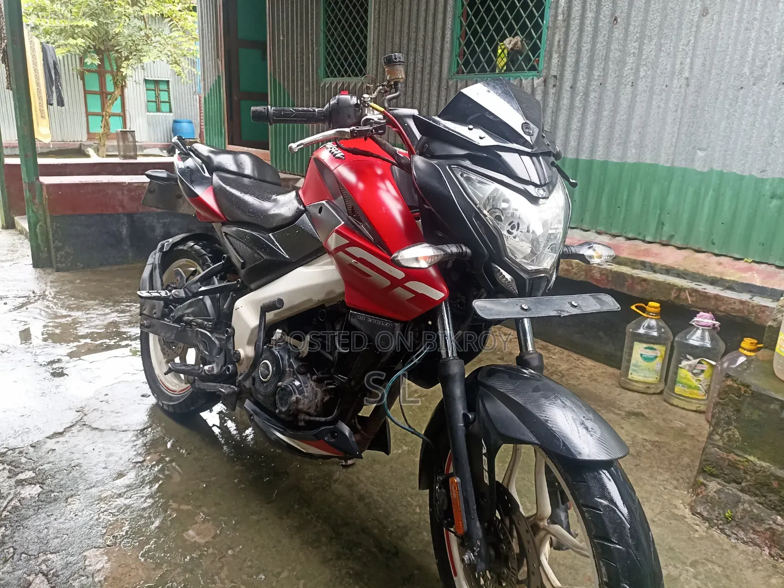 বাজাজ পালসার এনএস ১৬০ ২০২২ লাল