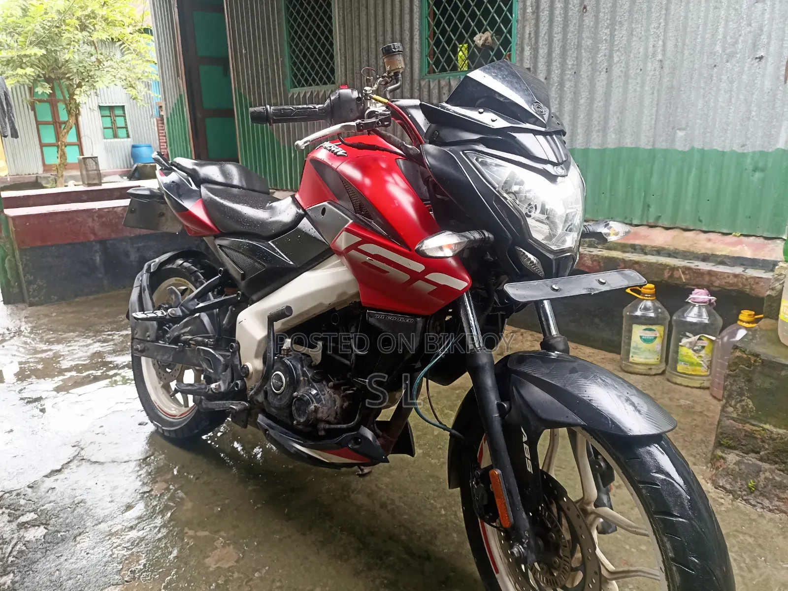 বাজাজ পালসার এনএস ১৬০ ২০২২ লাল