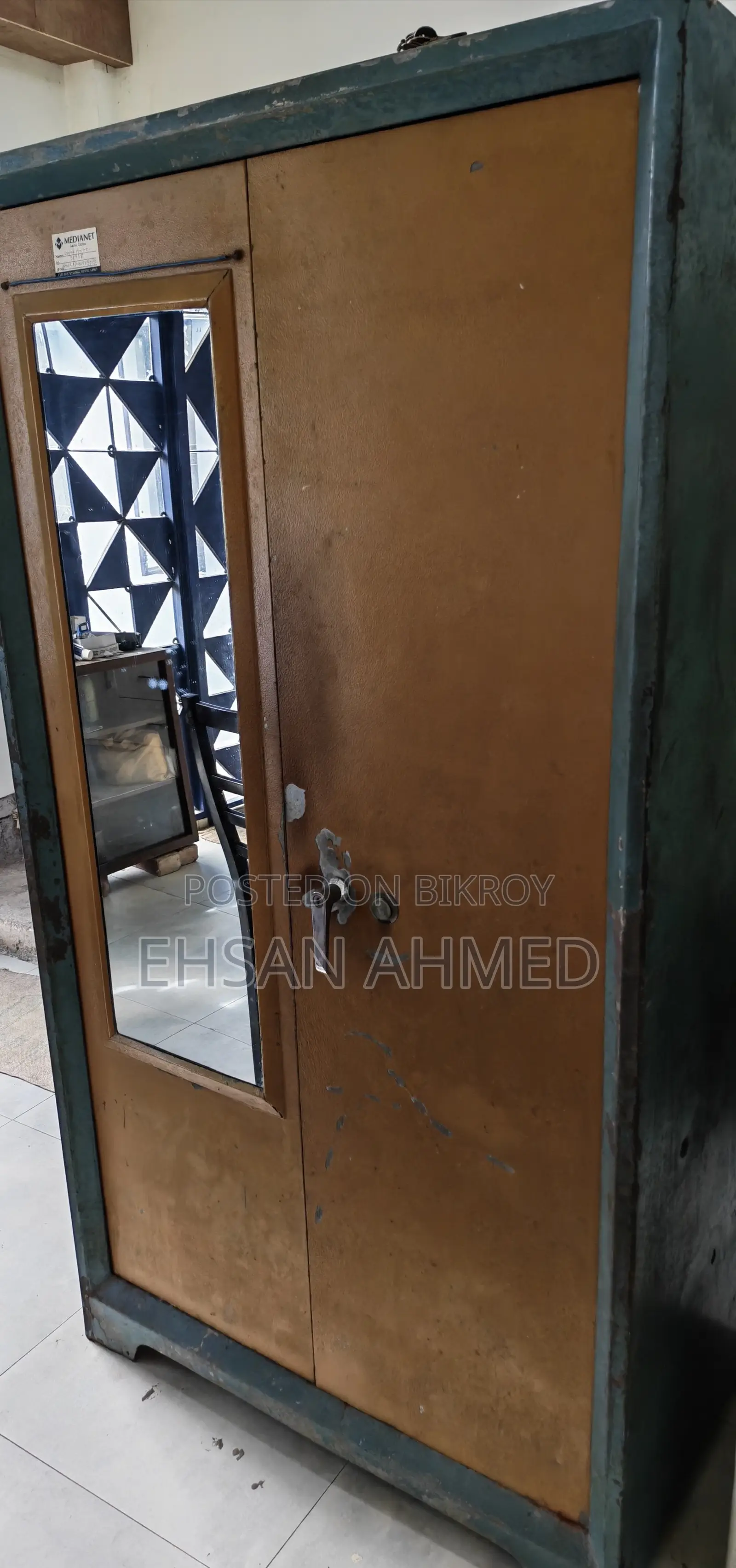 20 gauge thick old steel almirah for sale