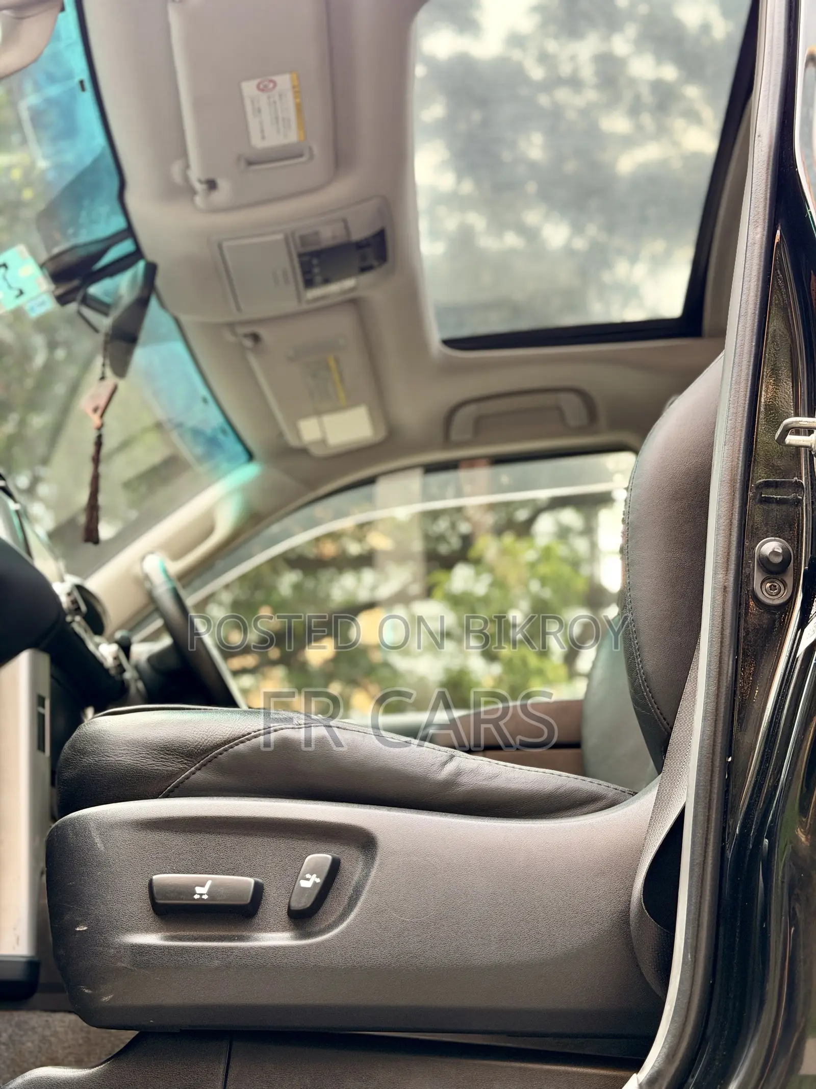 টয়োটা ল্যান্ড ক্রুজার প্রাডো ২.৭ আই ২০১১ কালো