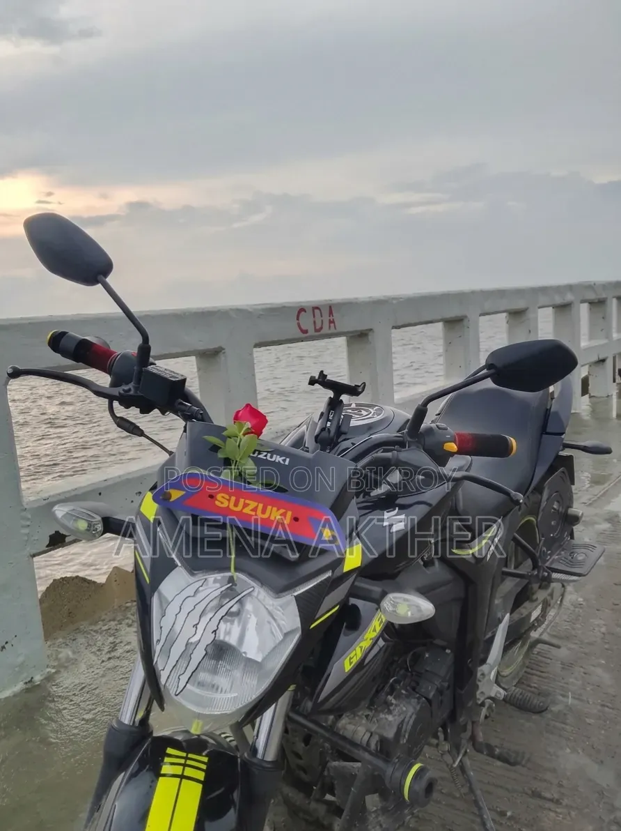 নতুন সুজুকি জিক্সার ২০২৬ কালো