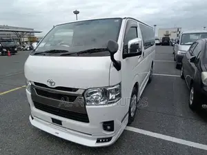 Toyota HiAce 2022