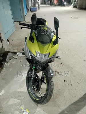 সুজুকি জিক্সার এসএফ ২০২৫ সিলভার