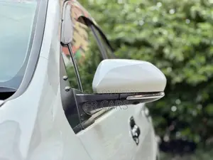 Toyota Prius 2020 Pearl