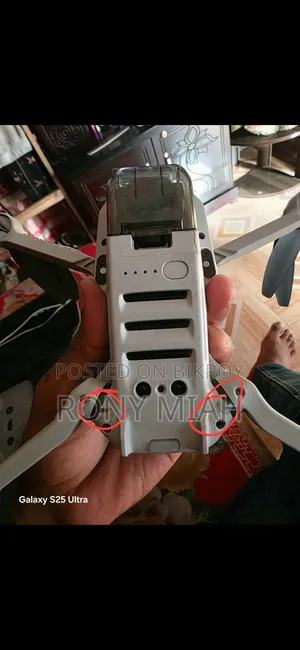 Dji Mini 2, Combo, Everything is available, had a slight crack which is glued