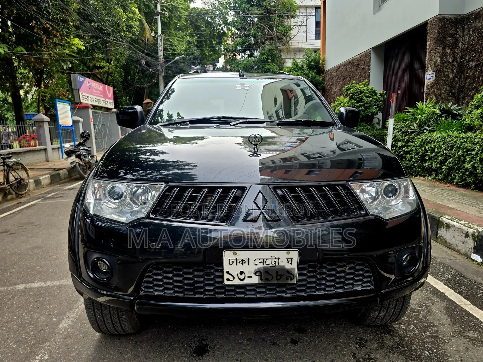 Mitsubishi Pajero 2012 Black