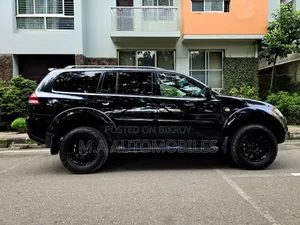 Mitsubishi Pajero 2012 Black