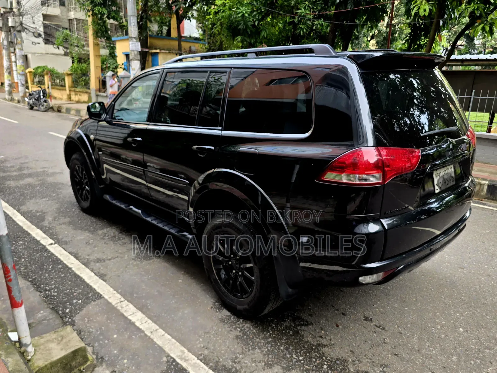 Mitsubishi Pajero 2012 Black