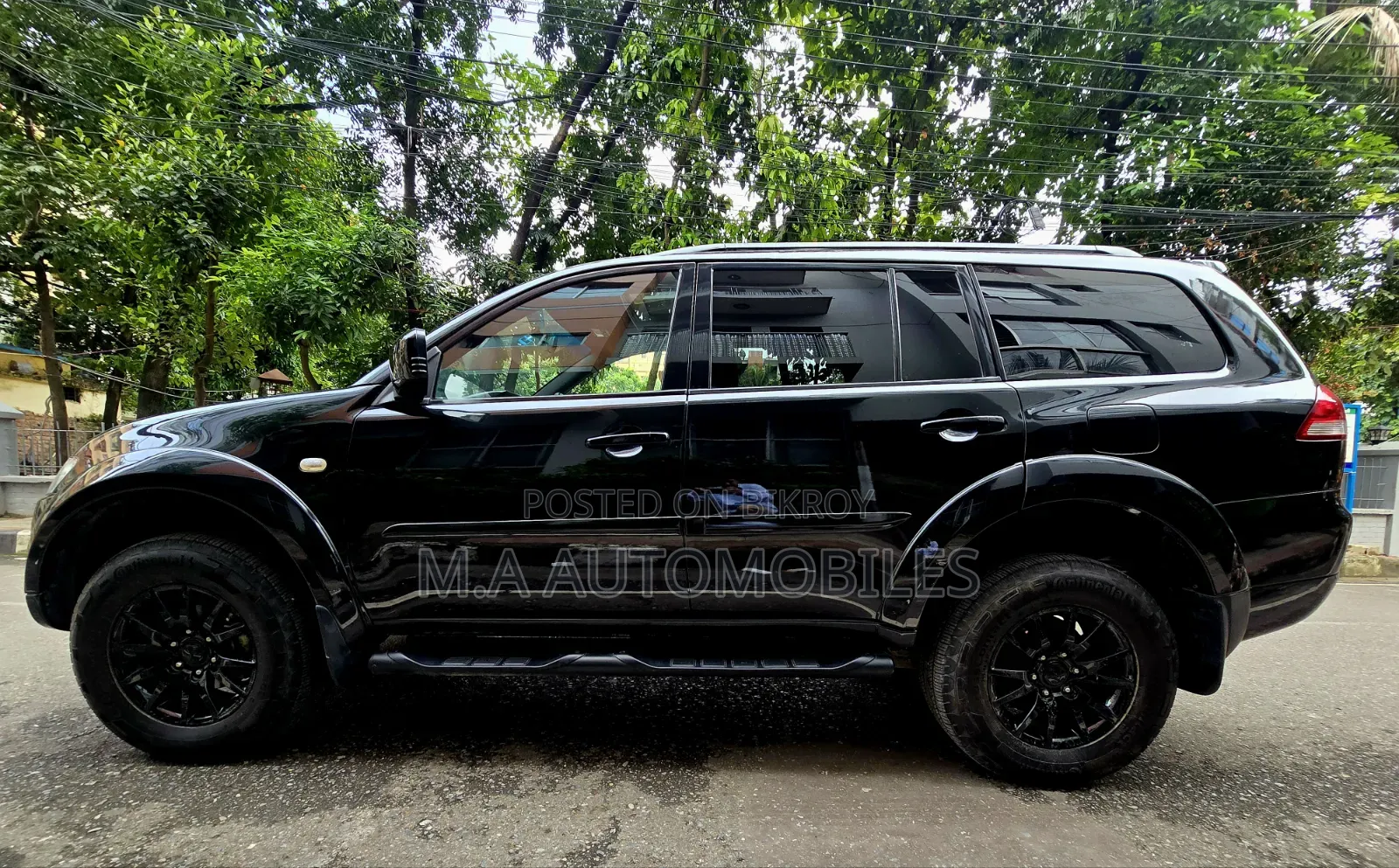 Mitsubishi Pajero 2012 Black