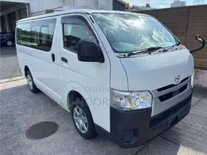 Toyota HiAce 2021 White