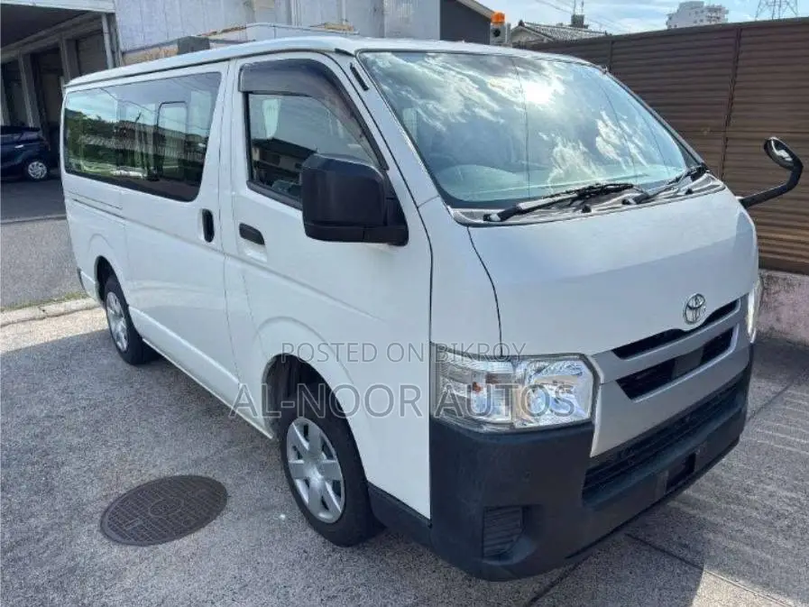 Toyota HiAce 2021 White