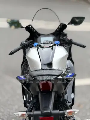 Yamaha R15M 2025 Silver
