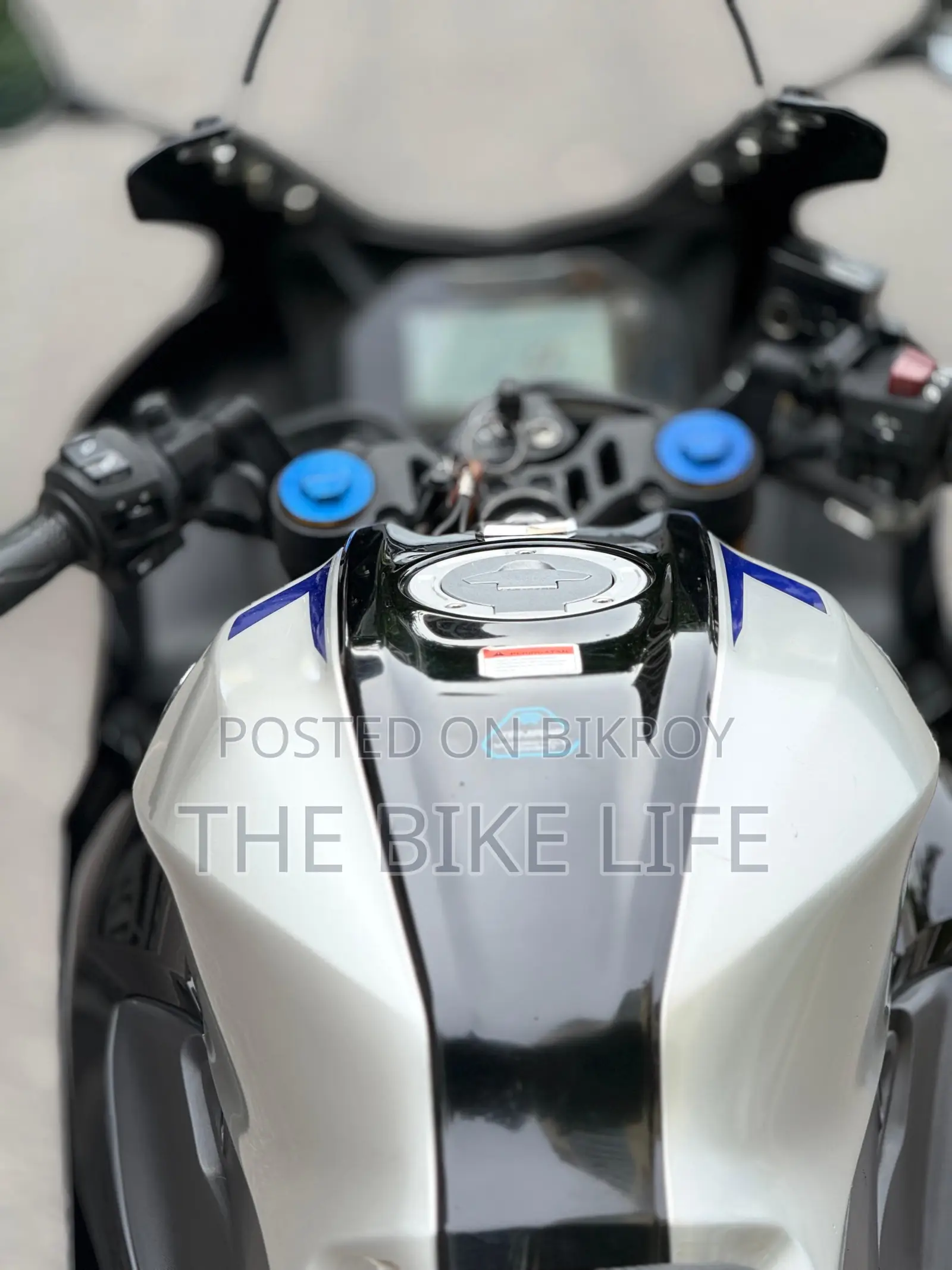Yamaha R15M 2025 Silver
