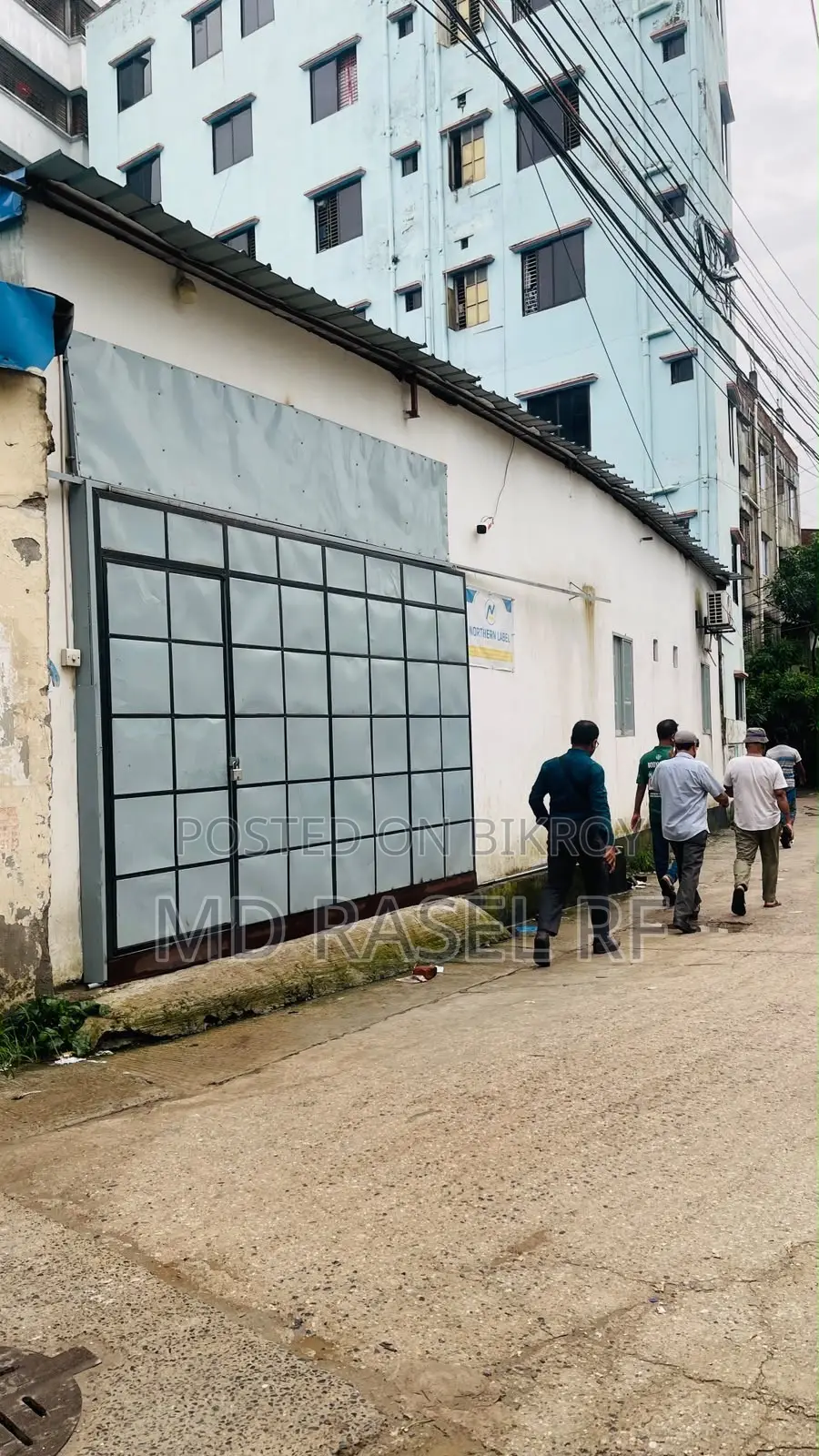 পাঁচ কাটা জায়গা বিক্রি হবে বিশ ফিট রাস্তার সাথে