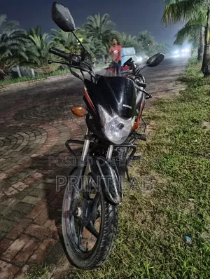 সুজুকি হায়াতে ২০১৯ কালো