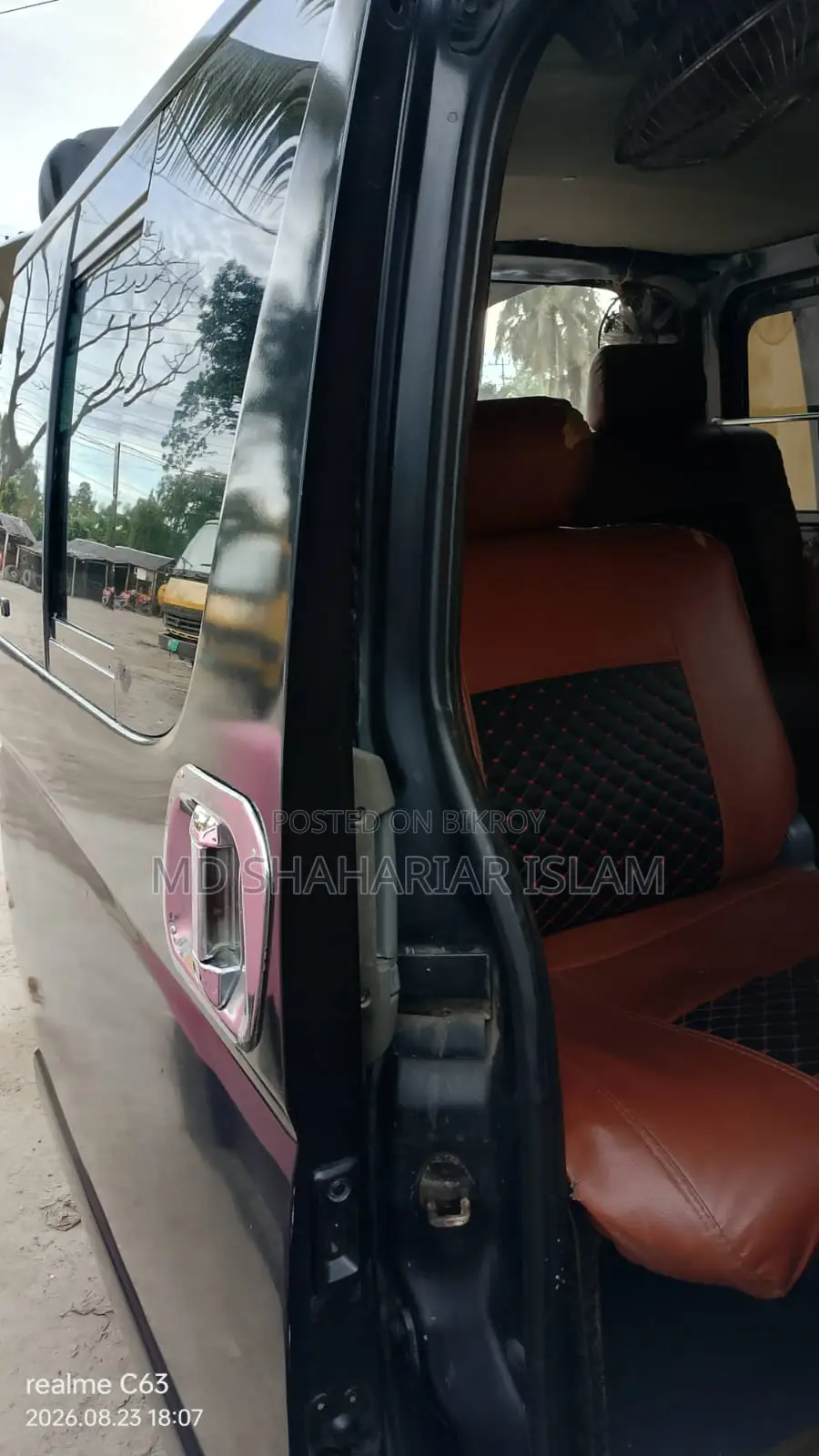 Toyota HiAce 2006 Black